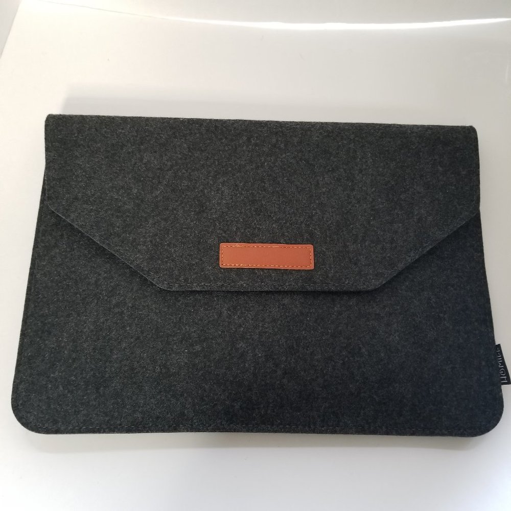 Felt Envelope Sleeve with Contrast Leather Tab - Charcoal